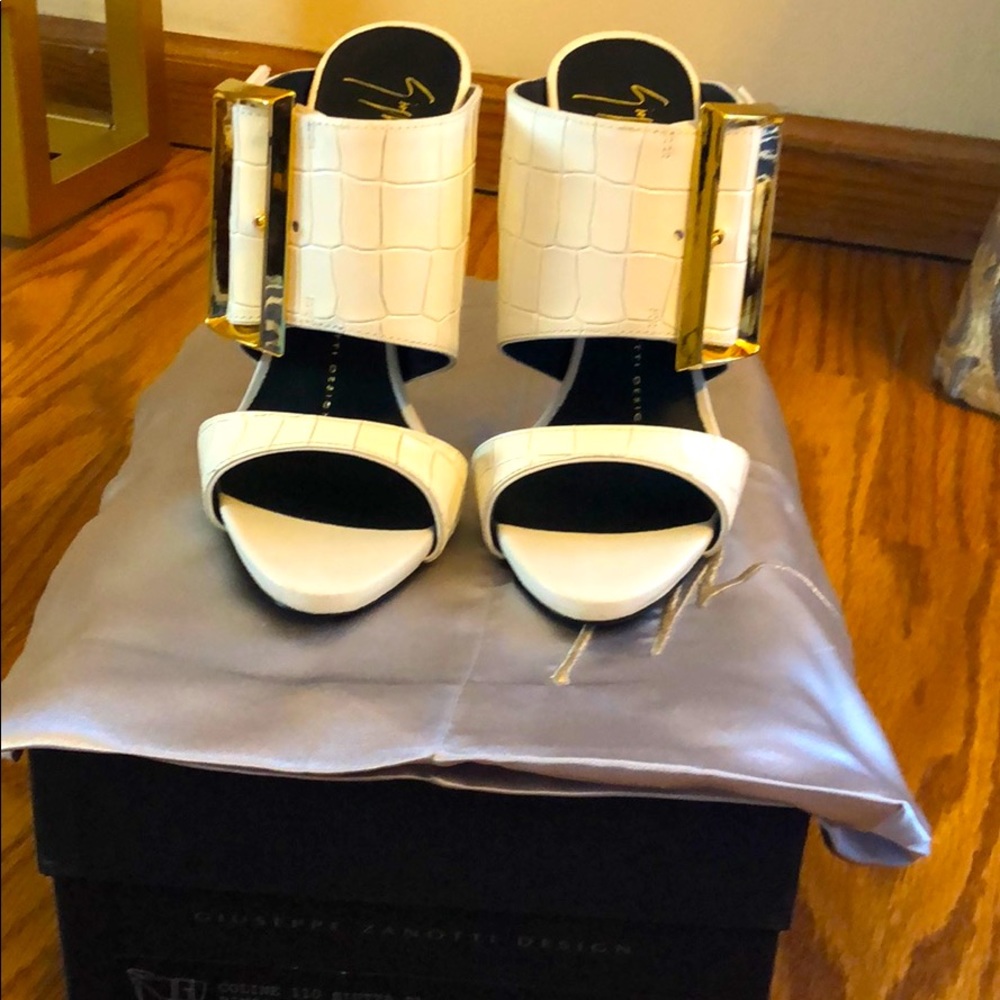 Giuseppe Zanotti coline mules